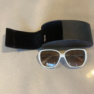 PRADA oversized sunglasses 😎